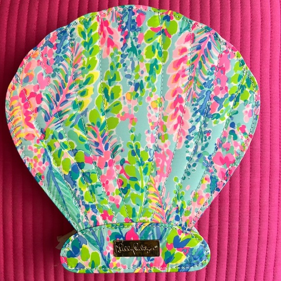 Lilly Pulitzer Clam Shell Makeup Bag